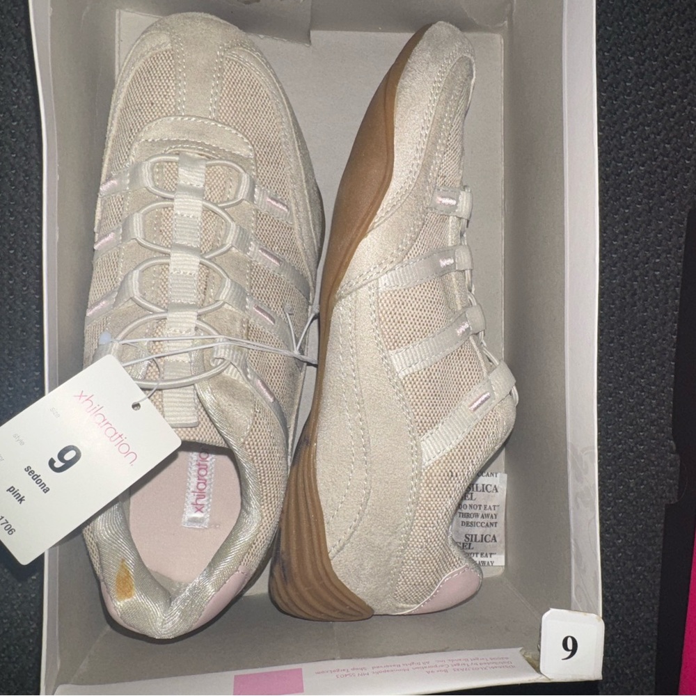 Xhilaration Women's Cream Athletic Shoes